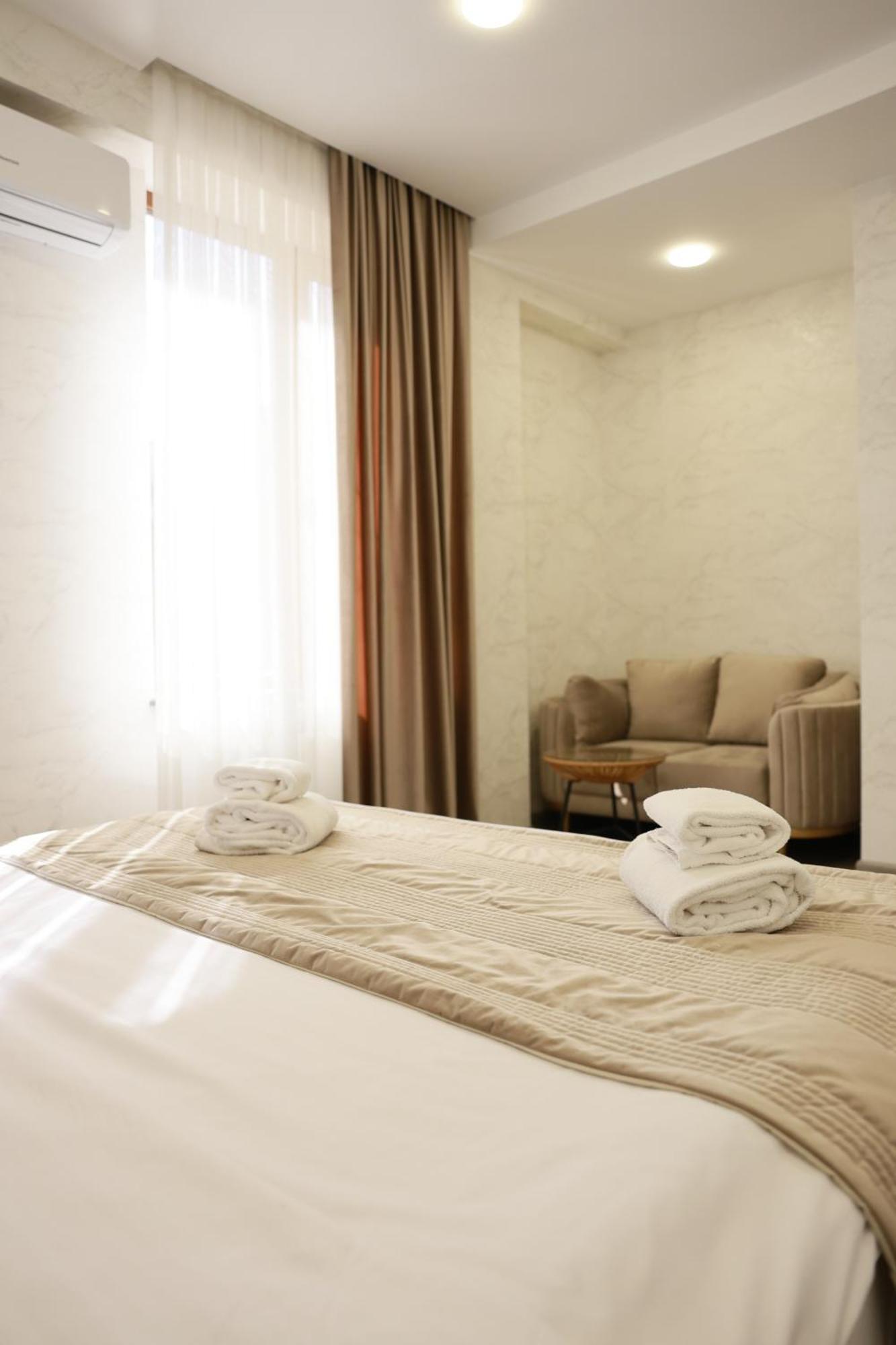 Royal Renaissance Hotel Erevan Cameră foto