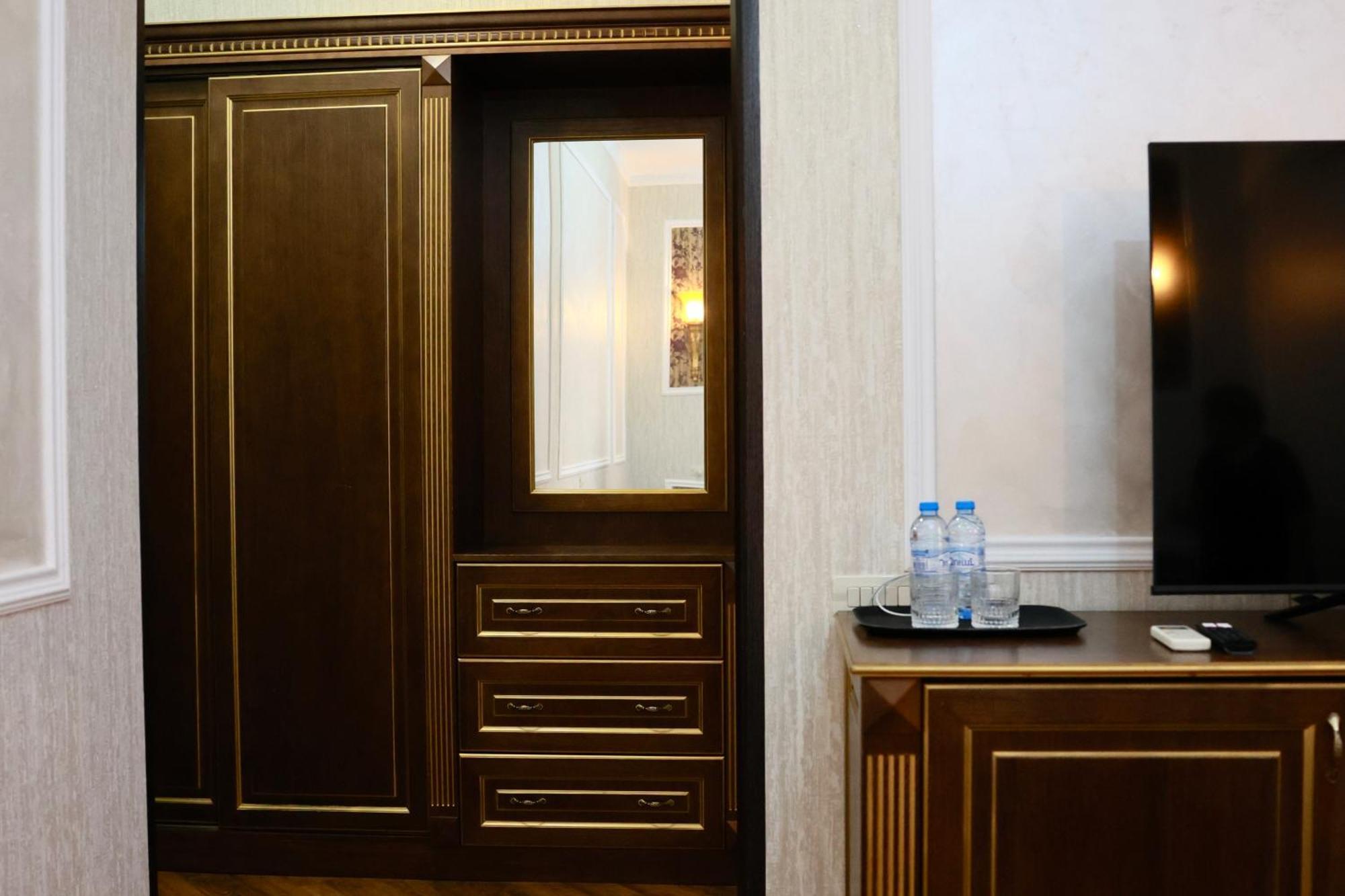 Royal Renaissance Hotel Erevan Cameră foto