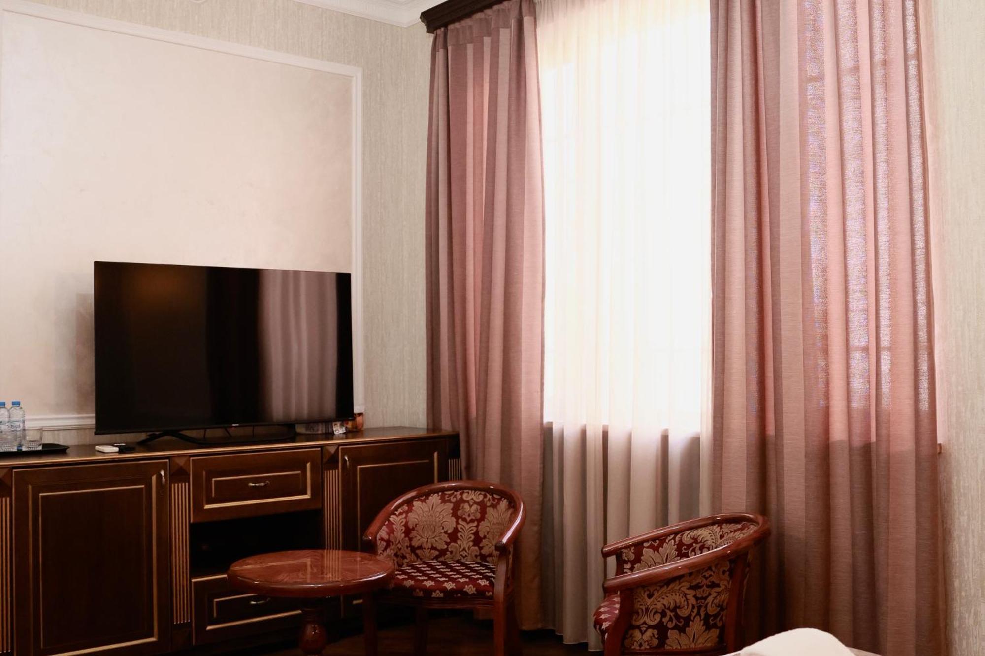 Royal Renaissance Hotel Erevan Cameră foto